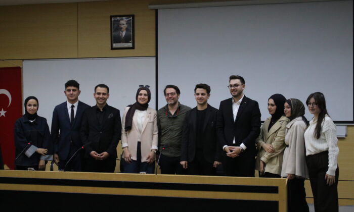 Sakarya Üniversitesinde İletişim Semineri Gerçekleştirildi